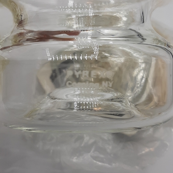 The Un-Candle Floating Candle Set of 3 by Corning Pyrex 7" and 3 1/4" In Boxes - Picture 6 of 6